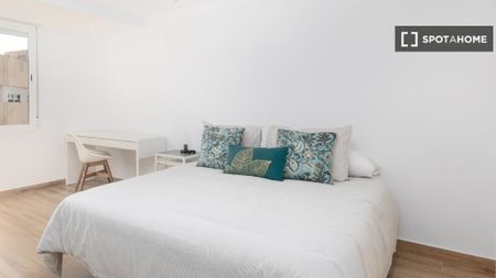 3 room luxury Flat for rent in Valencia, Spain - Photo 3
