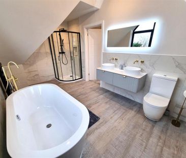 4 bedroom detached house to rent - Photo 2