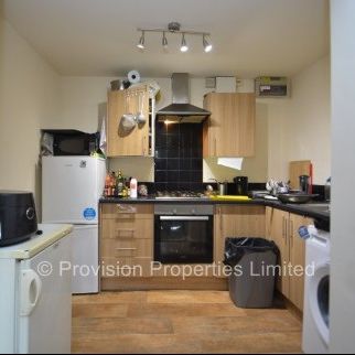 2 Bedroom Rentals in Leeds - Photo 1