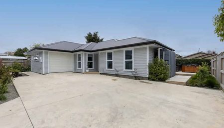 TAKARO - THREE BEDROOMS - Photo 2