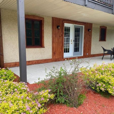 Grand 3 1/2 complètement rénové, bord de l’eau (location à l’année, avec bail) - Photo 4