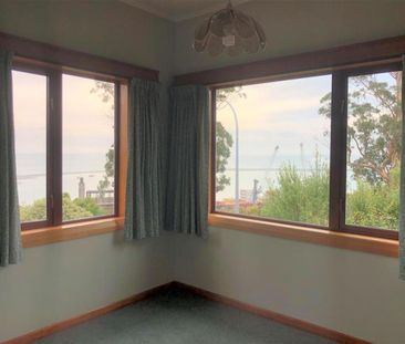 Stunning Sea Views - Photo 6