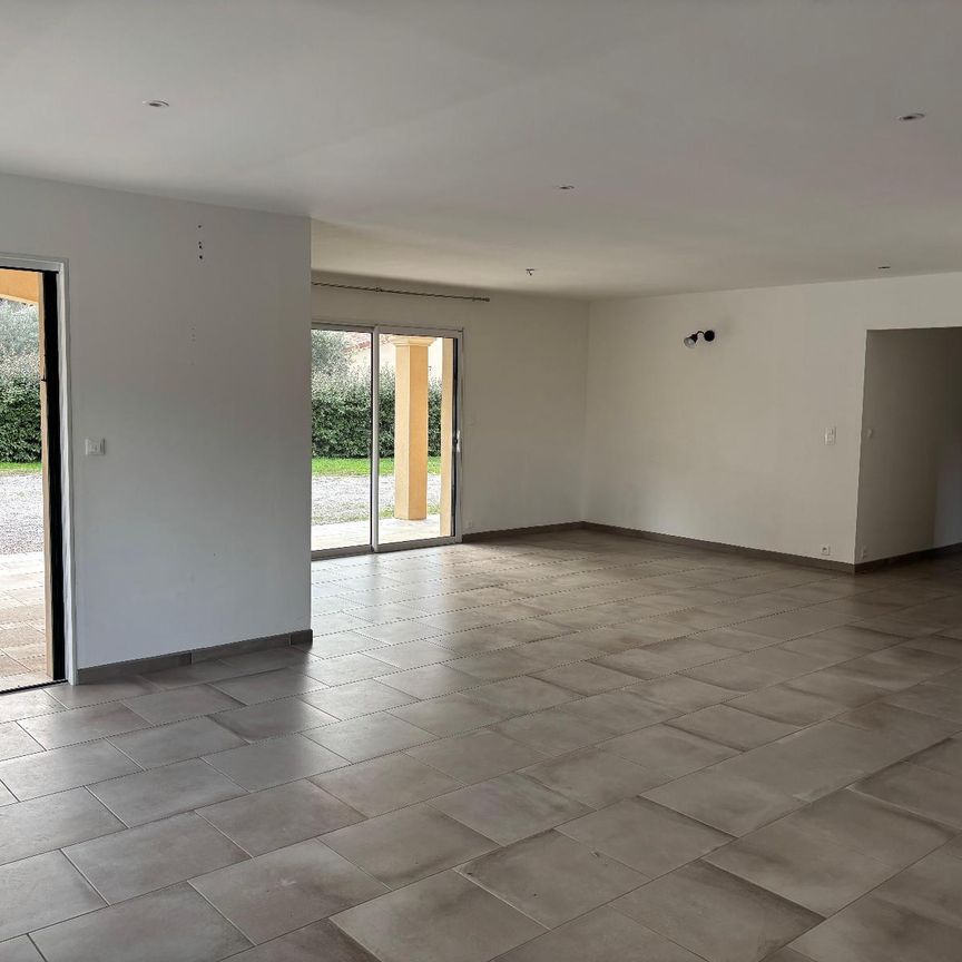 Location Maison 4 pièces 105m² GRAVIERES 07140 - Photo 1