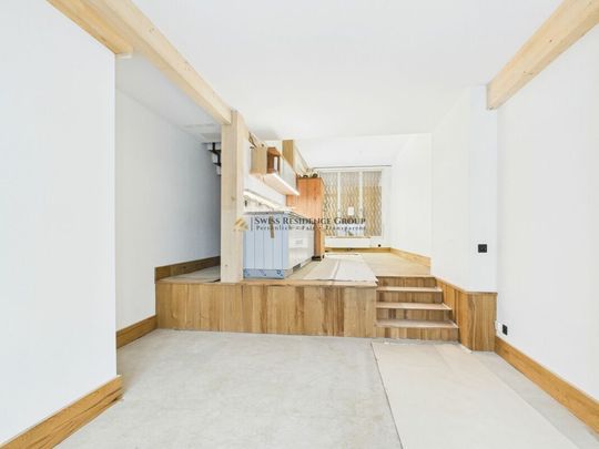 Charming old building meets family comfort - top-renovated duplex apartment for first time rental - Photo 1