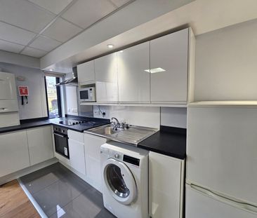 London Road, Southampton - Photo 4