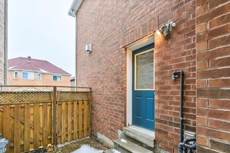 Detached Home For Lease | N8039196 - Photo 5