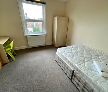 6 bedroom detached house to rent - Photo 4