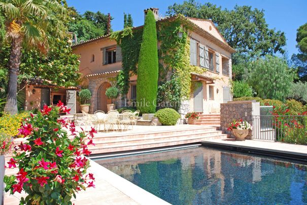 Maison provençale située à Mougins, piscine, à louer - Photo 1