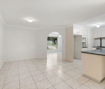 Charming family home in Flinders View! - Photo 6