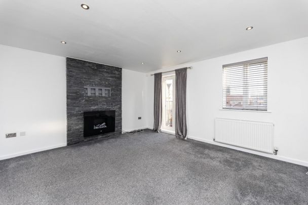 4 bedroom House To Let - Photo 1