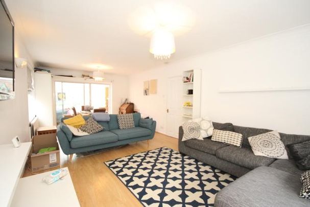 4 bedroom detached house to rent - Photo 1