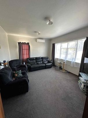 Charming family home move-In Ready & Pet Friendly! - Photo 1