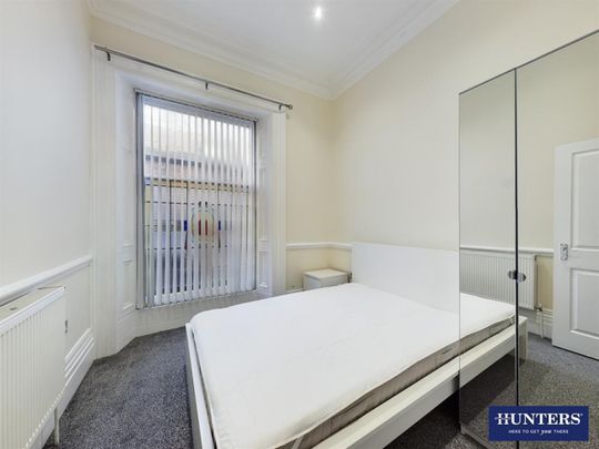 2 bedroom Flat To Let Total Size: 719 SQ FT - Photo 1