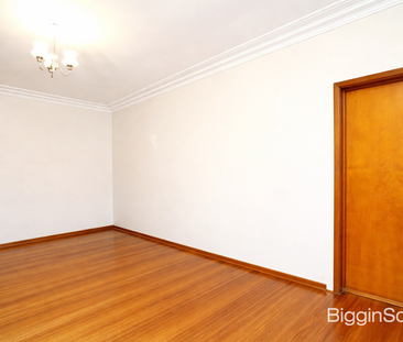Three Bedroom Gem in Sought-After Glen Waverley Location - Photo 6