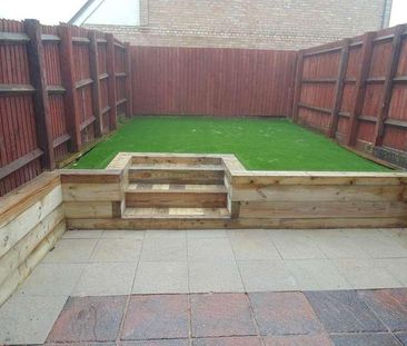 Rhos Y Derwen, Highfields, Blackwood, NP12 - Photo 2