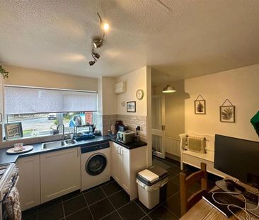 2 bedroom semi-detached house to rent - Photo 2