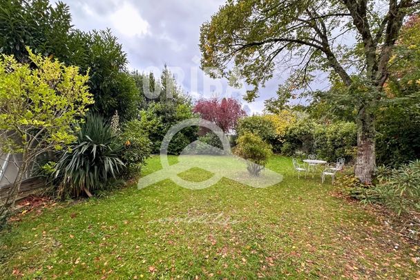 Nantes – Quartier Rond-Point de Rennes Maison familiale avec jardin, dépendance et 6 chambres - Photo 1