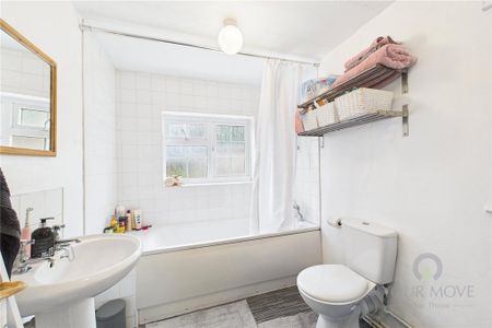 2 bedroom semi-detached house to rent - Photo 4