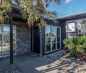 Spacious & Stylish Four-Bedroom Family Home - Photo 4