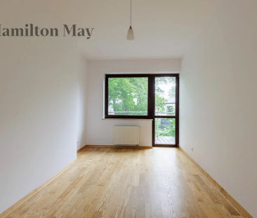 Dom jednorodzinny o powierzchni użytkowej 240 m2 z ogrodem na Wawrze - Photo 1