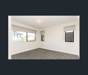 PERFECTLY LOCATED - Photo 2