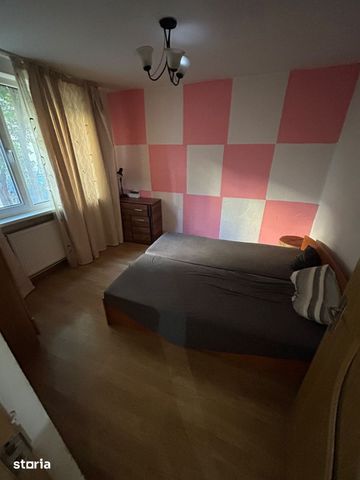 De inchiriat apartament cu 2 camere, balcon,mobilat si utilat 1000 lei - Photo 4