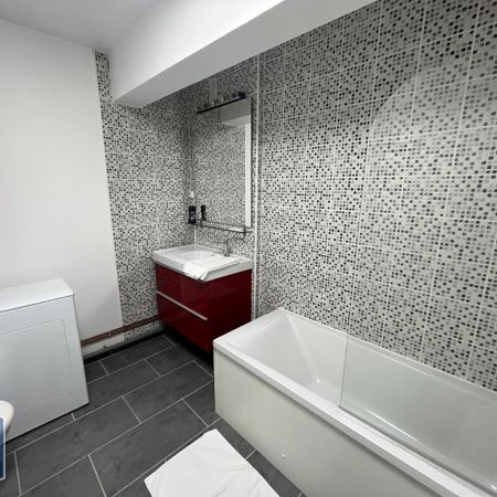 Location Appartement 2 pièces 38m² LILLE 59000 - Photo 3