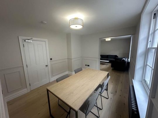 5 bedroom flat to rent - Photo 1