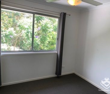 Modern Townhouse 3 Bed 2.5 Bath - Photo 5