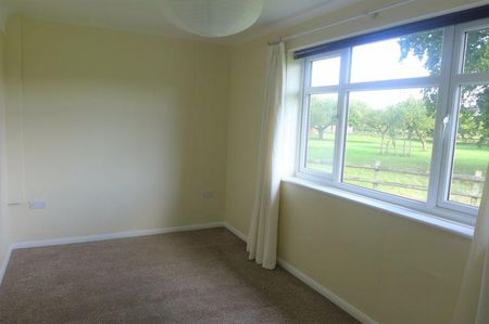 1 bedroom detached bungalow to rent - Photo 2