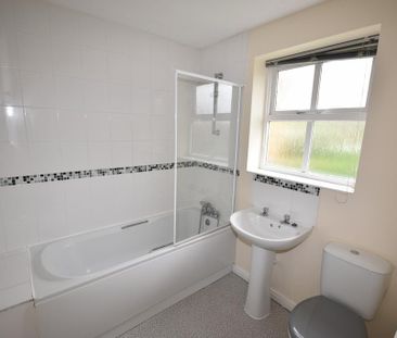 3 bedroom terraced house to rent - Photo 6