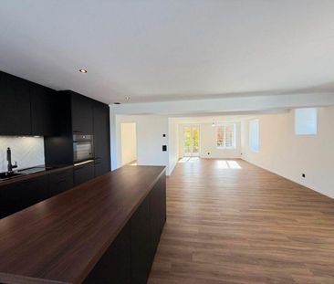 Moderne 5.5-Zimmer-Wohnung mit Garten - stilvolles Wohnen in Affelt... - Foto 1