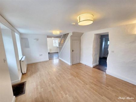 2 bedroom detached house to rent - Photo 2