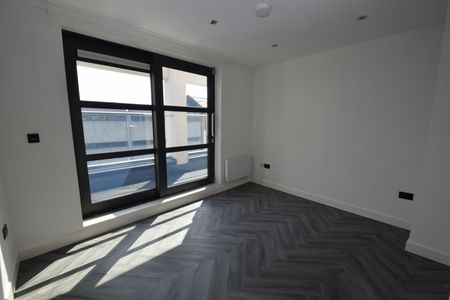 199-203 High Street, SS1 - Photo 2