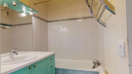 Location Appartement 3 pièces 62m² - Photo 3