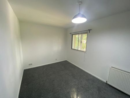 Robson Grove, Govanhill | £750 Monthly - Photo 5
