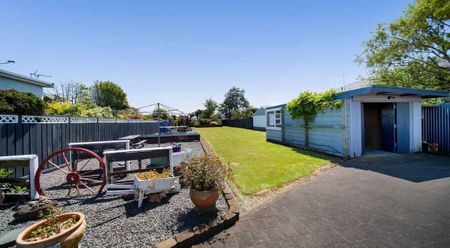 Perfect Family Home - Photo 4