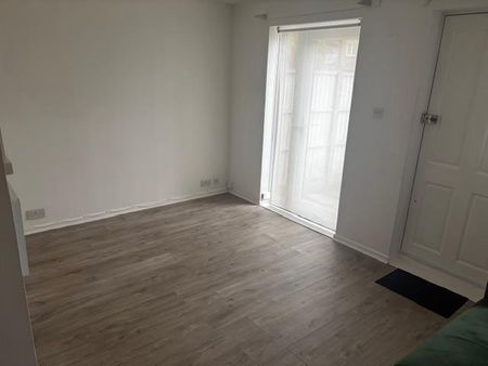 1 bedroom house to rent - Photo 2