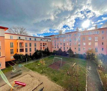 schöne 3-Zimmer Erdgeschosswohnung mit Mietereigenem Garten und Ein... - Foto 1