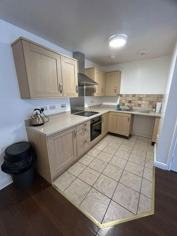 2 bedroom flat to rent - Photo 5