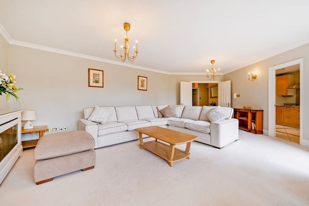 3 bedroom apartment to rent - Photo 1