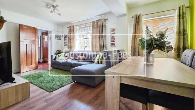 Manor Road, Guildford - Photo 1