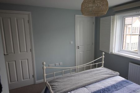 3 bedroom semi-detached house to rent - Photo 3