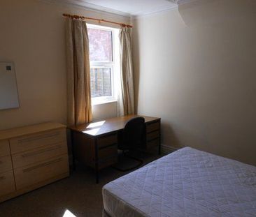 6 bedroom house - Photo 2
