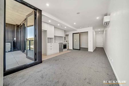 Discover Your New Home in the Heart of Belconnen Town Centre - Photo 2