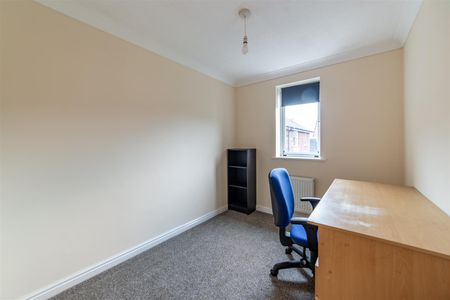 5 bed terraced house to rent in Hartford Court, Heaton, NE6 - Photo 3