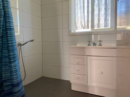 530 Waverley Road, Mount Waverley VIC 3149 - House For Rent | Domain - Photo 3