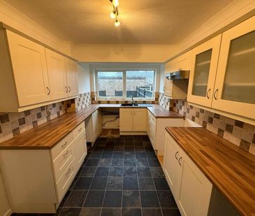 3 bedroom terraced house to rent - Photo 5