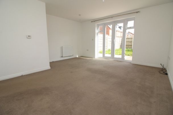 3 Bedroom Town House - Photo 1