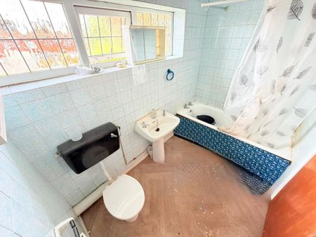 3 bedroom terraced house to rent - Photo 2